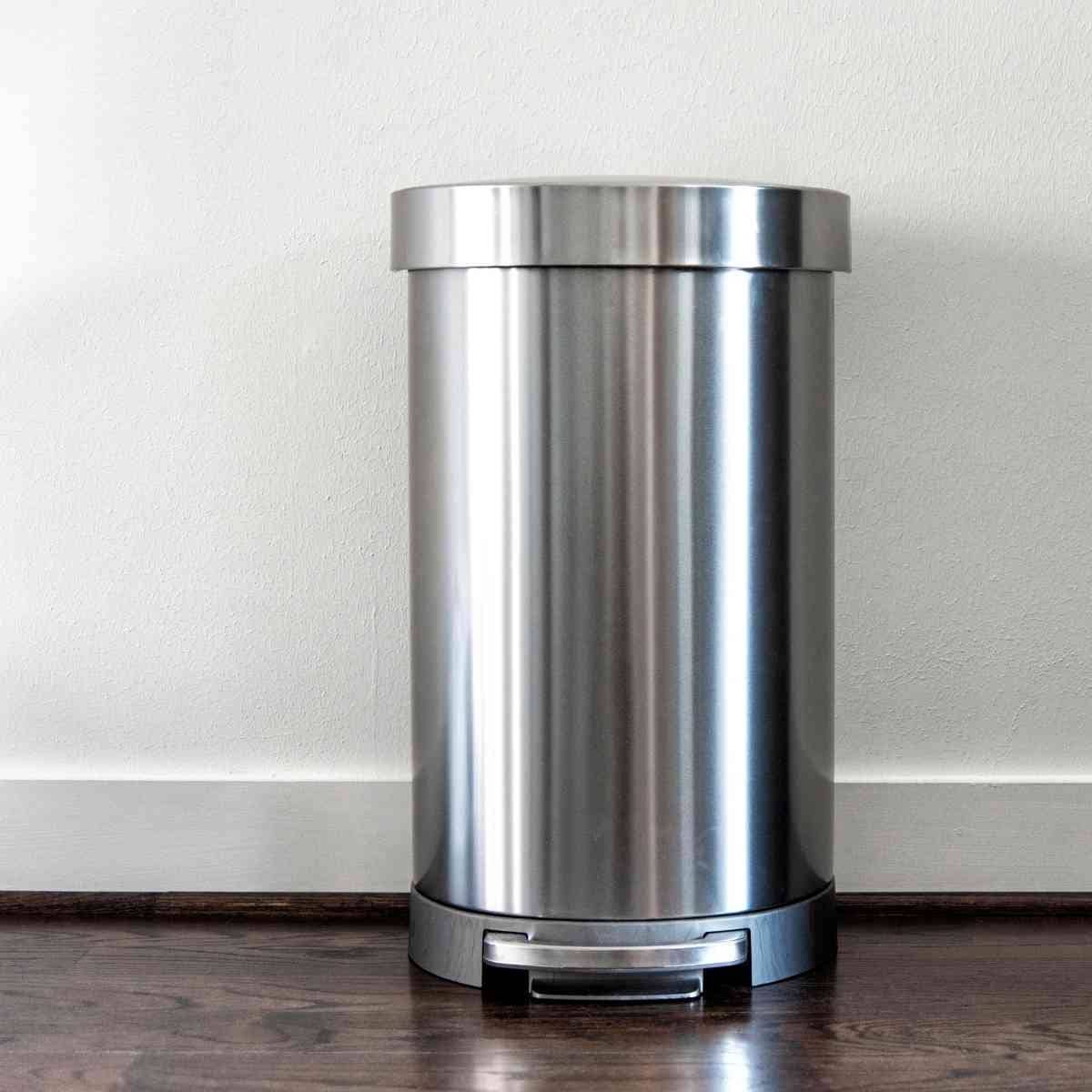 Désodoriser une poubelle